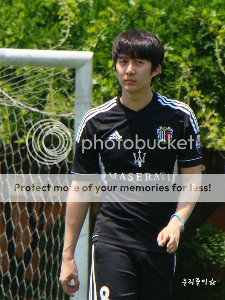 Футболистът Kim Hyung Jun от FC Avengers - Page 9 DSC01013_zps050ccaf3